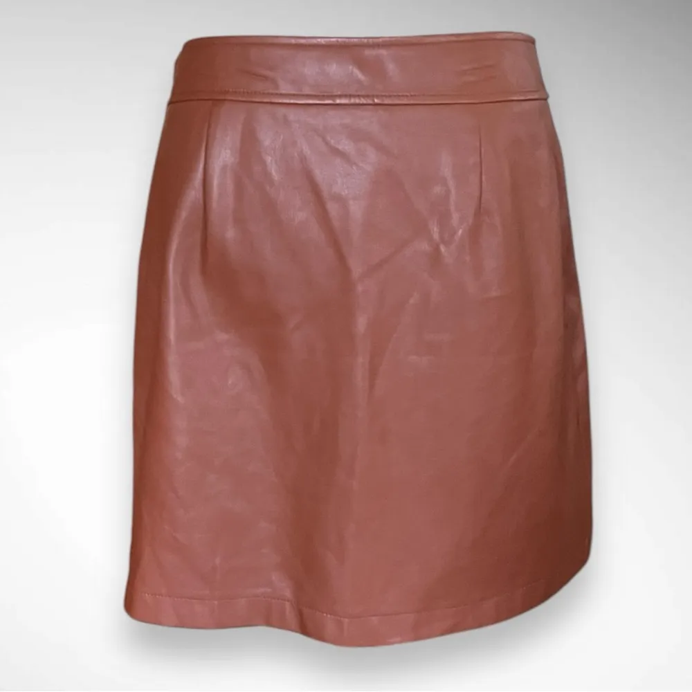 LOFT Women's Brown Faux Leather Fully Lined A-Line Mini Skirt Sz. 8 Petite | EUC - Image 4