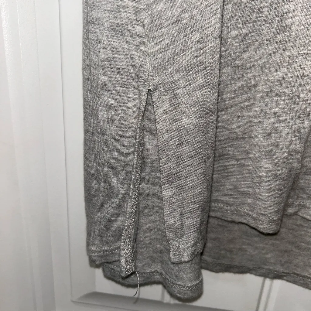 Andree Oversized Gray Top Women’s Small - Image 4