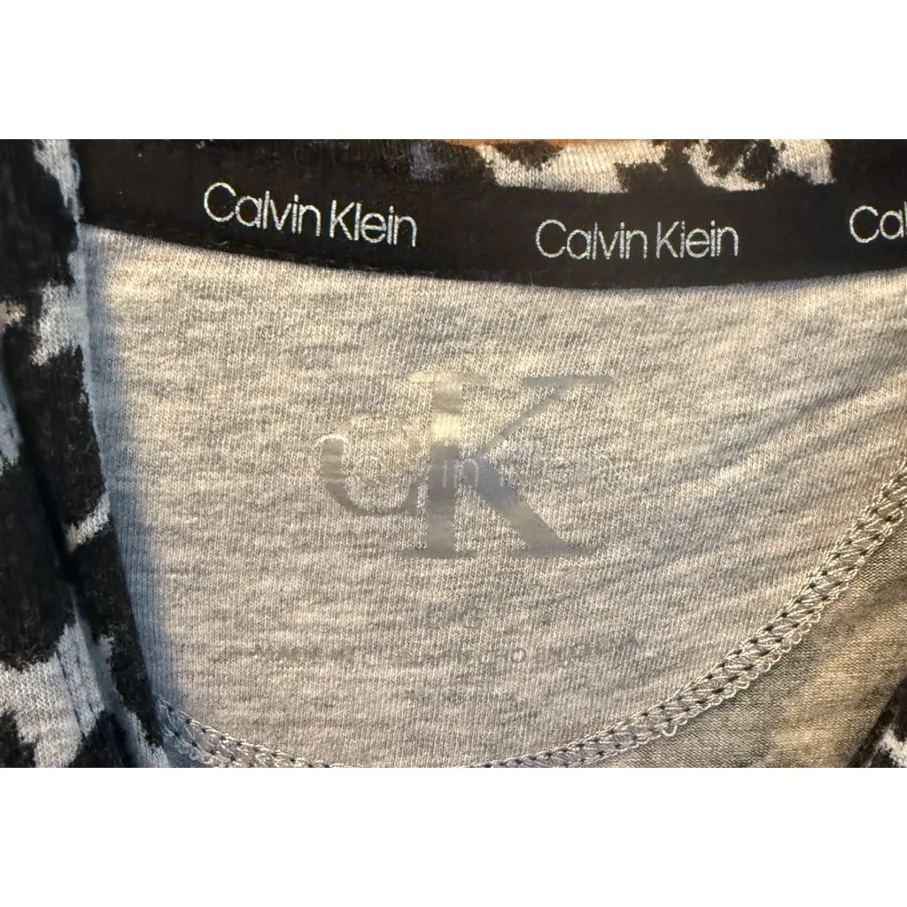 Calvin Klein Leopard Pattern Sweatshirt with Hood - Image 4