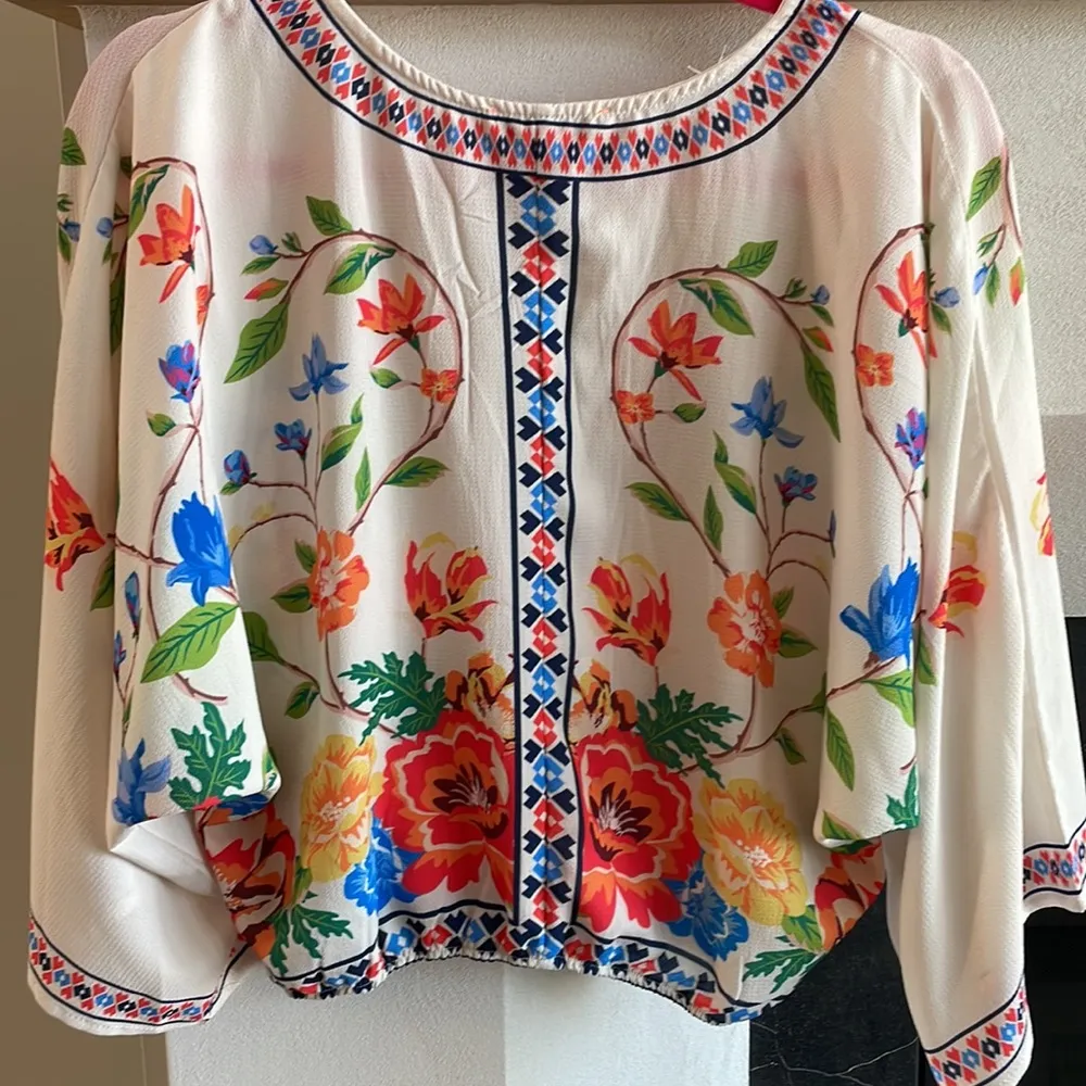 Flying Tomato Oversized Floral blouse - Image 5