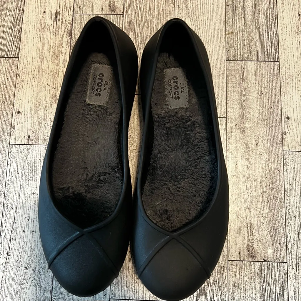 Crocs Olivia II Lined Flats Womens Sz 7 Black Slip On Shoes Faux Fur - Image 7