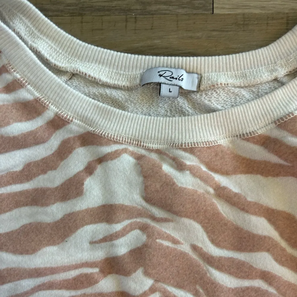 Rails Theo Sweatshirt in Blush Tiger Stripes - Image 4