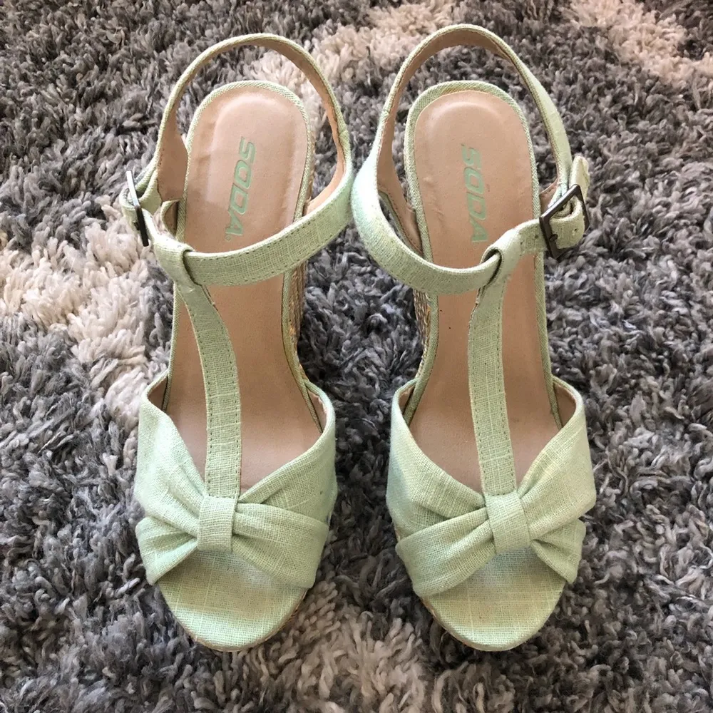 SODA Mint Canvas Wedge. Size 9 - Image 3