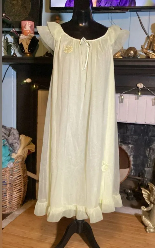 1960’s Green Ruffle Trim Rose Detail Nylon Lingerie Night Gown Small - Image 2