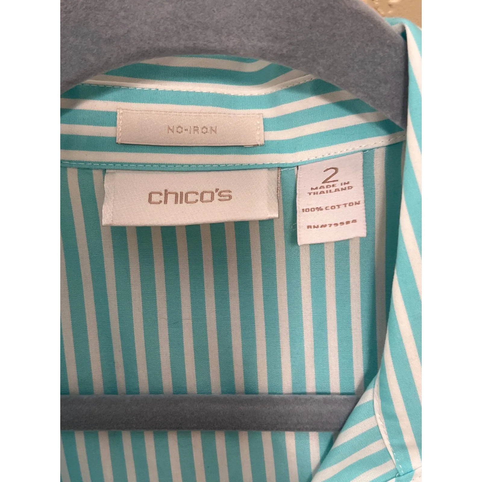 Chicos size 2 shirt button up blue/white 3/4 sleeve no-iron  100% cotton - Image 5
