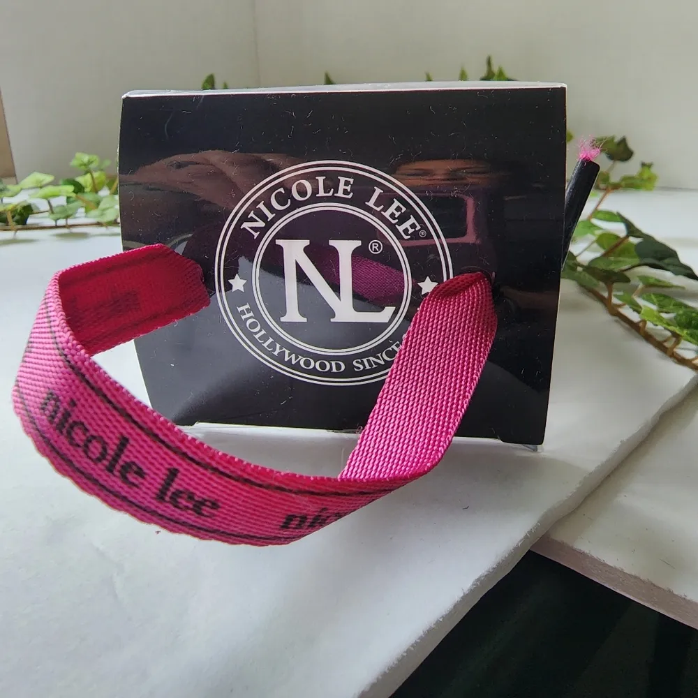 Nicole Lee Aliaina Red Cateye Sunglasses with Case - Image 7