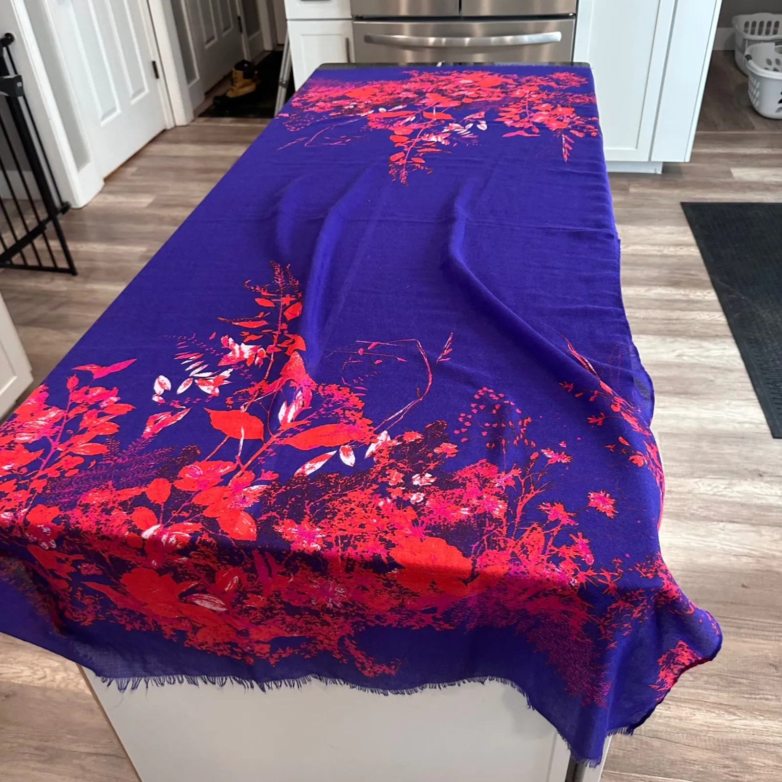 Banana Republic Purple Floral Print Scarf Lightweight Women Whimsical Fairy - Image 3