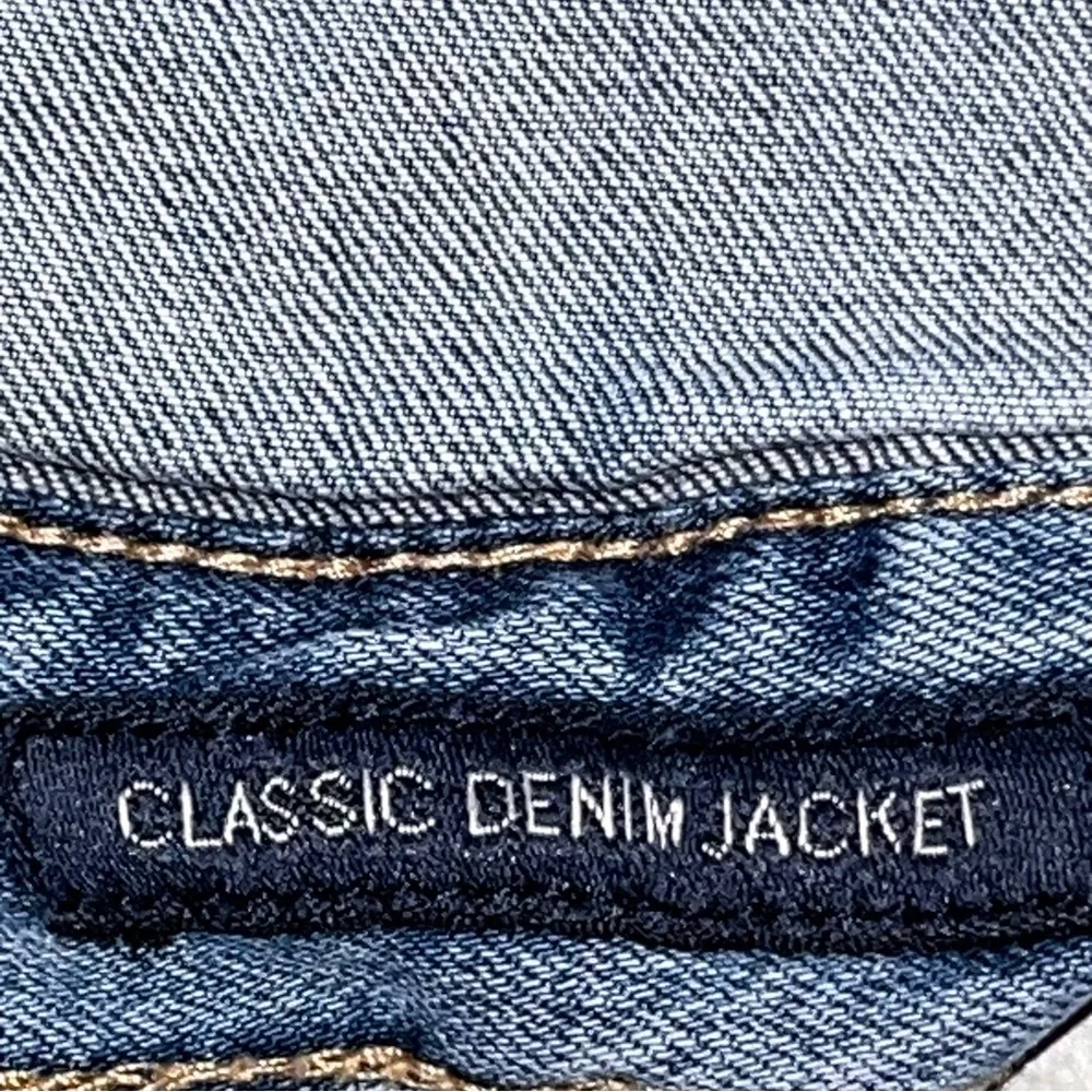 Lucky Brand Cropped Classic Denim Jean Jacket size Medium - Image 10