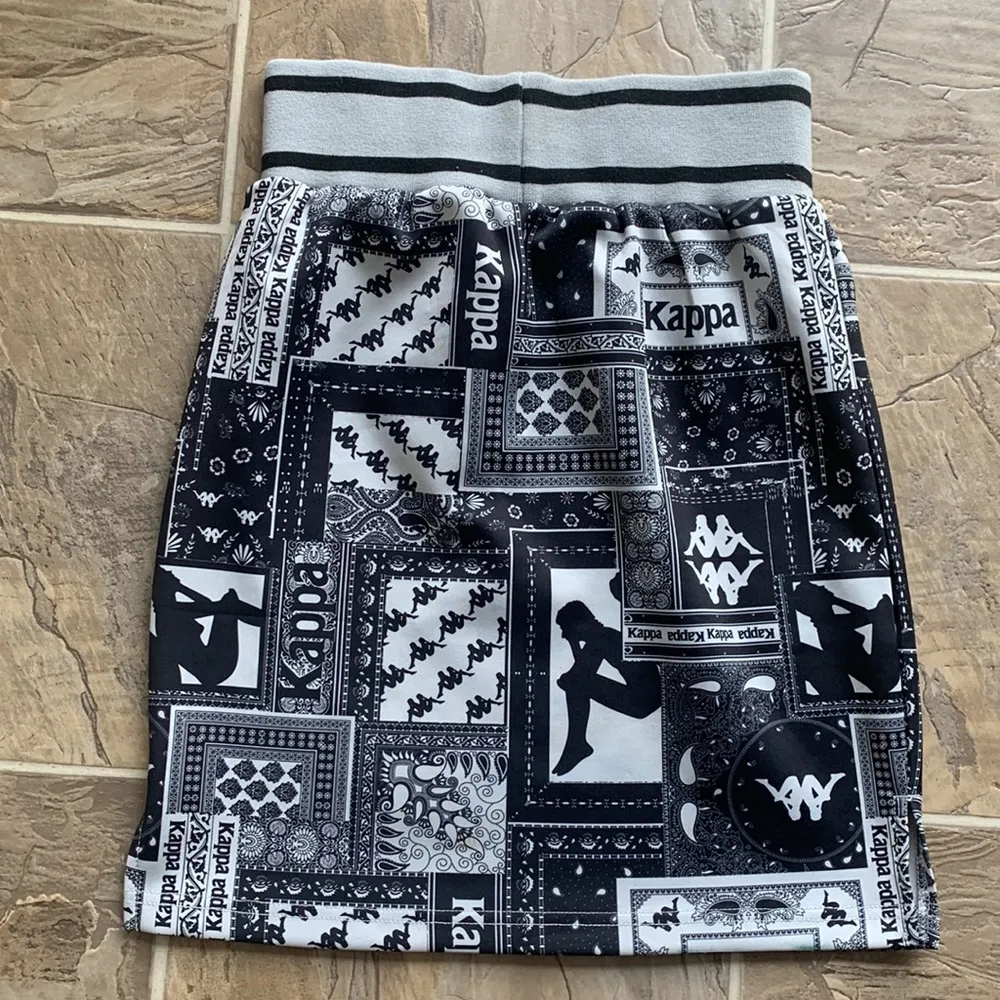 Kappa Black Smoke Light Grey Mini Skirt Sz XS NWT - Image 9