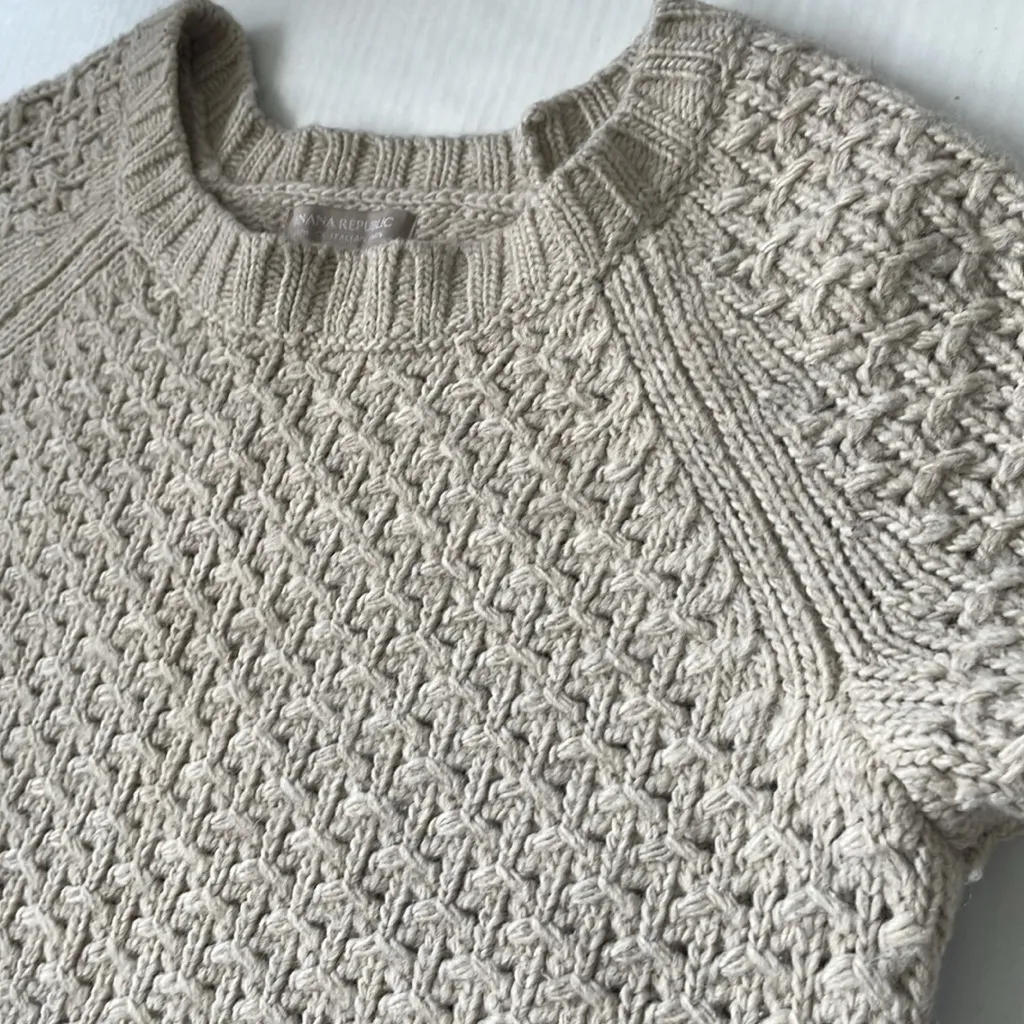 Banana Republic Women Scoop Neck Long Sleeve Italian Yarn Knit Sweater Medium - Image 14