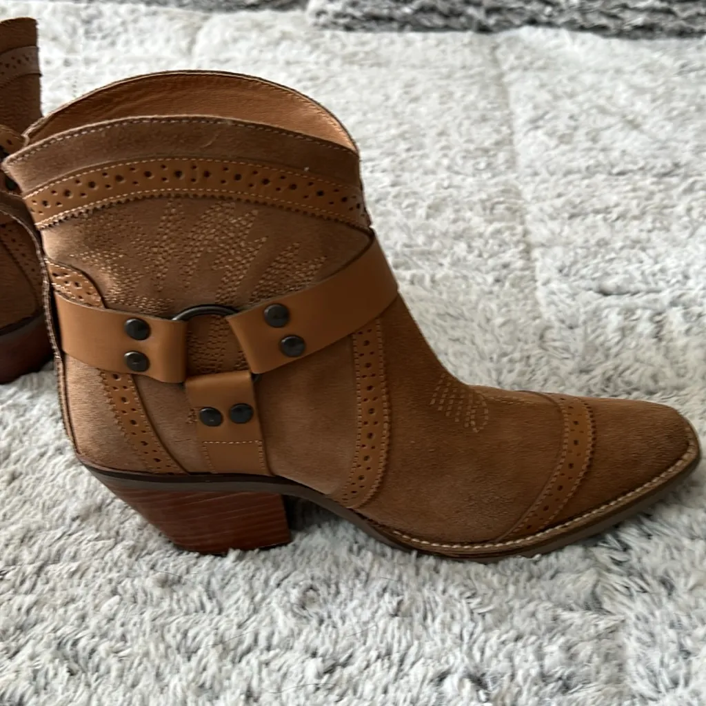 Dingo Gummy Bear Harness Western Fashion Booties Snip toe camel suede NWT size 8 - Image 8