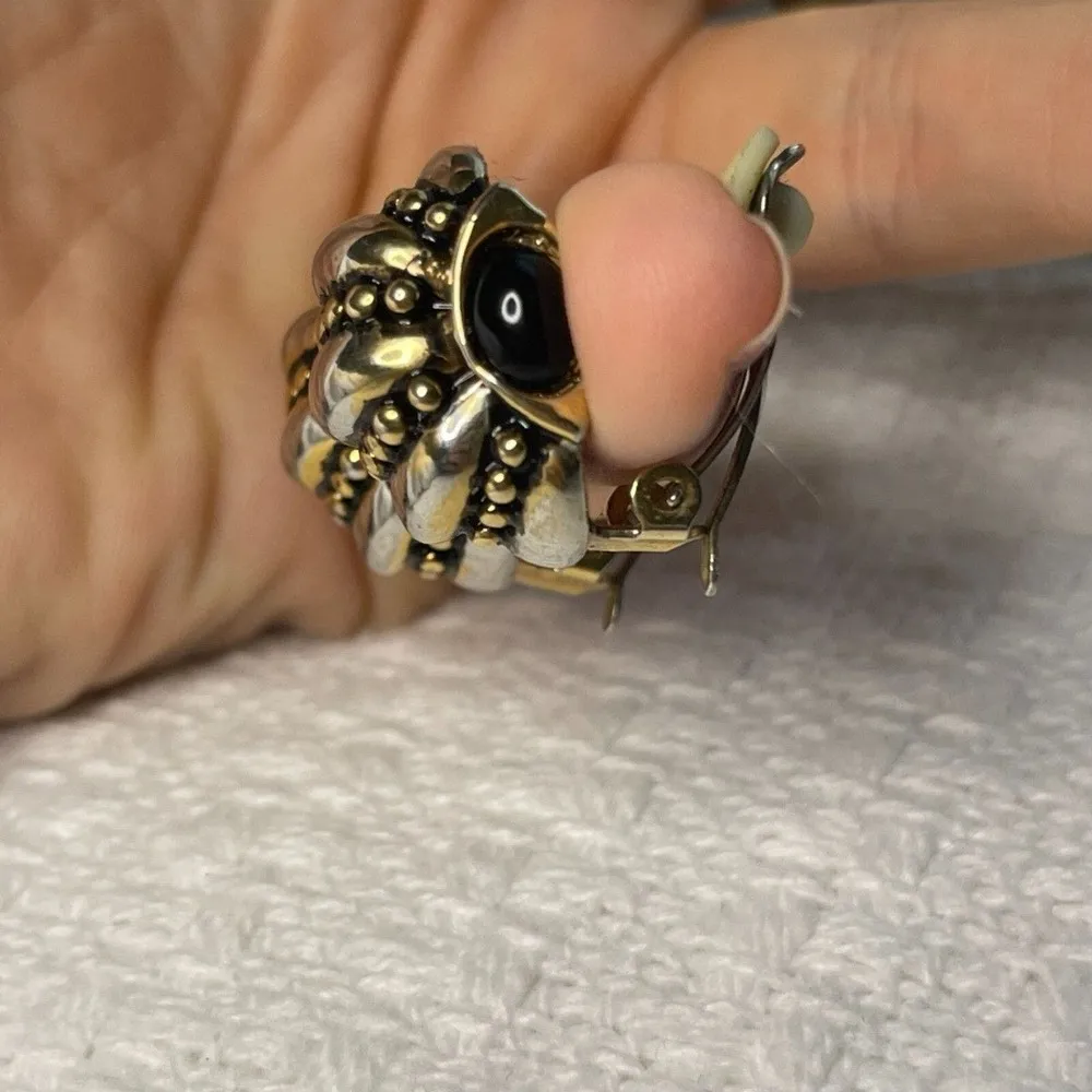 Two-Tone Ribbed Clip on Hoops with Black Stones - Image 3