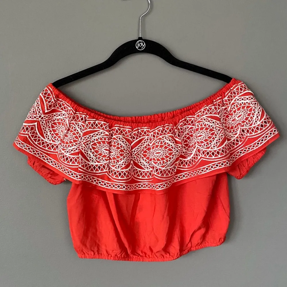 🆕 NWT Nicole Miller Atelier Cropped Ruffled Top - Image 4