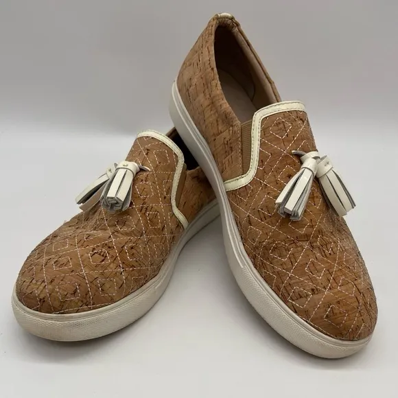 Donald Pliner Cork and Patent Leather Slip on Sneaker with Tassels Size 7.5 Brown - Image 2