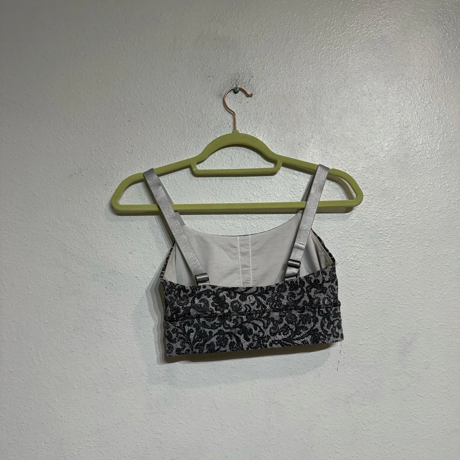 Lululemon Black Floral Both Ways Sports Bra Sz 6 - Image 8