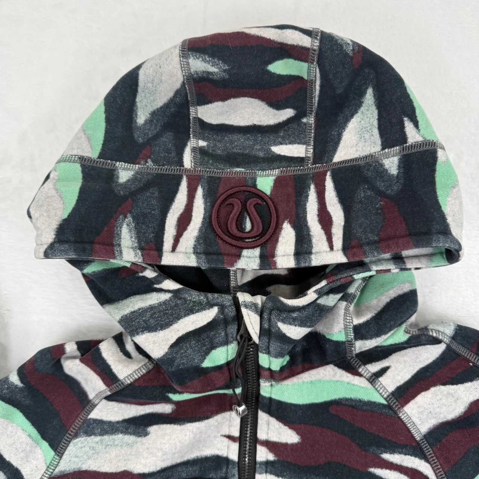 Lululemon Scuba Hoodie II Mini Full Zip Camo Print Athletic Jacket Size 6 READ - Image 5