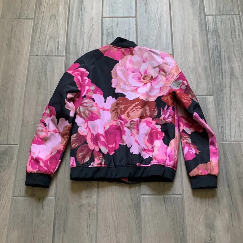 Cameo  rose zip front jacket - Image 4