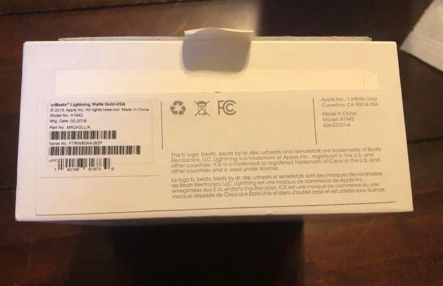 Beats by Dre Rose Gold Ear Buds - Image 6