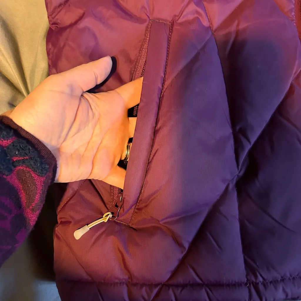 Cabelas Goose Down Puffer Vest Women’s Sz Med Purple Burgundy Premium Northern - Image 3