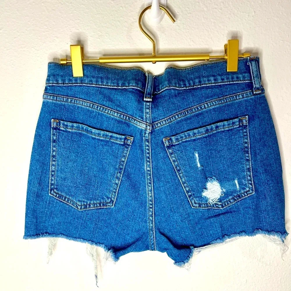 🆕 Old Navy Mid Rise Boyfriend Jean Shorts - Image 7