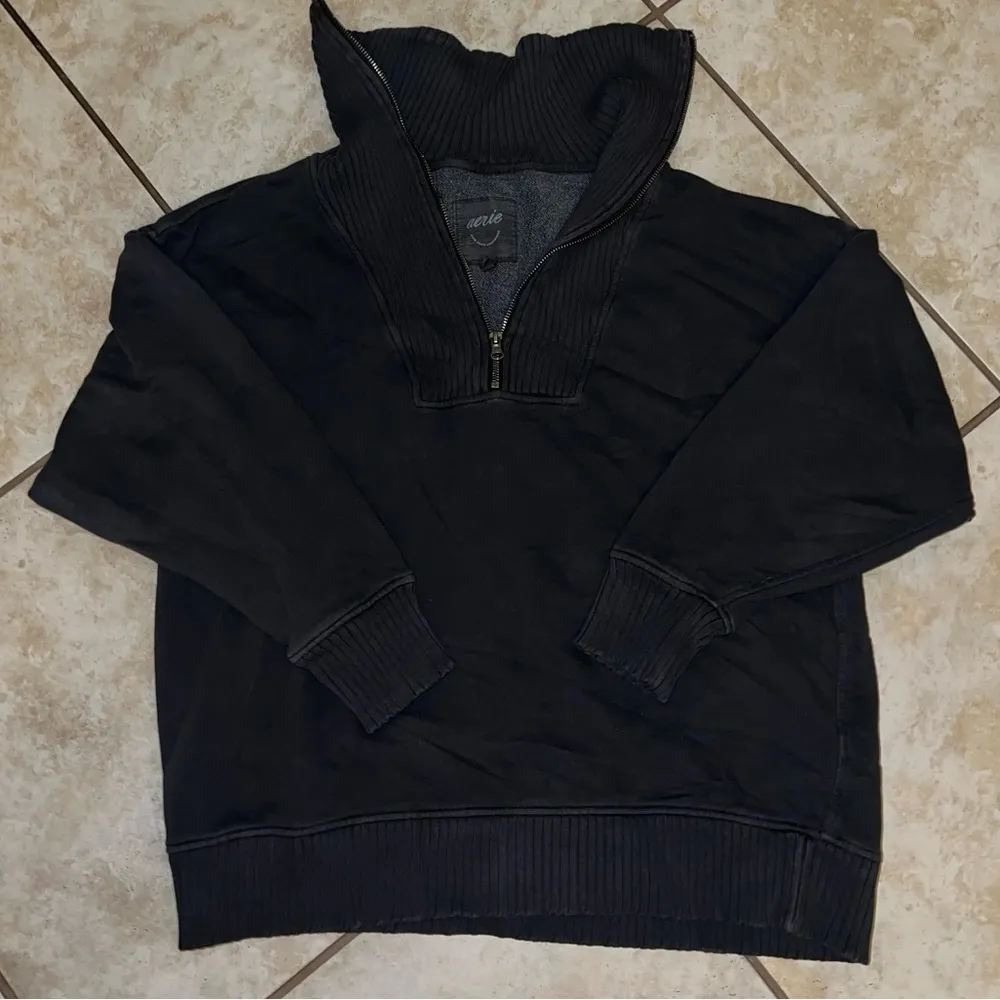 Collared Quarter Zip Size M - Image 2