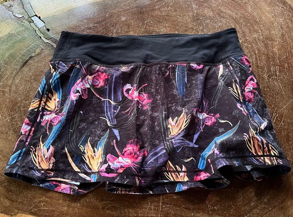 Lululemon Athletica Pace Rival Mid-Rise Skirt Veiled Floral Black Multi sz 6 - Image 2