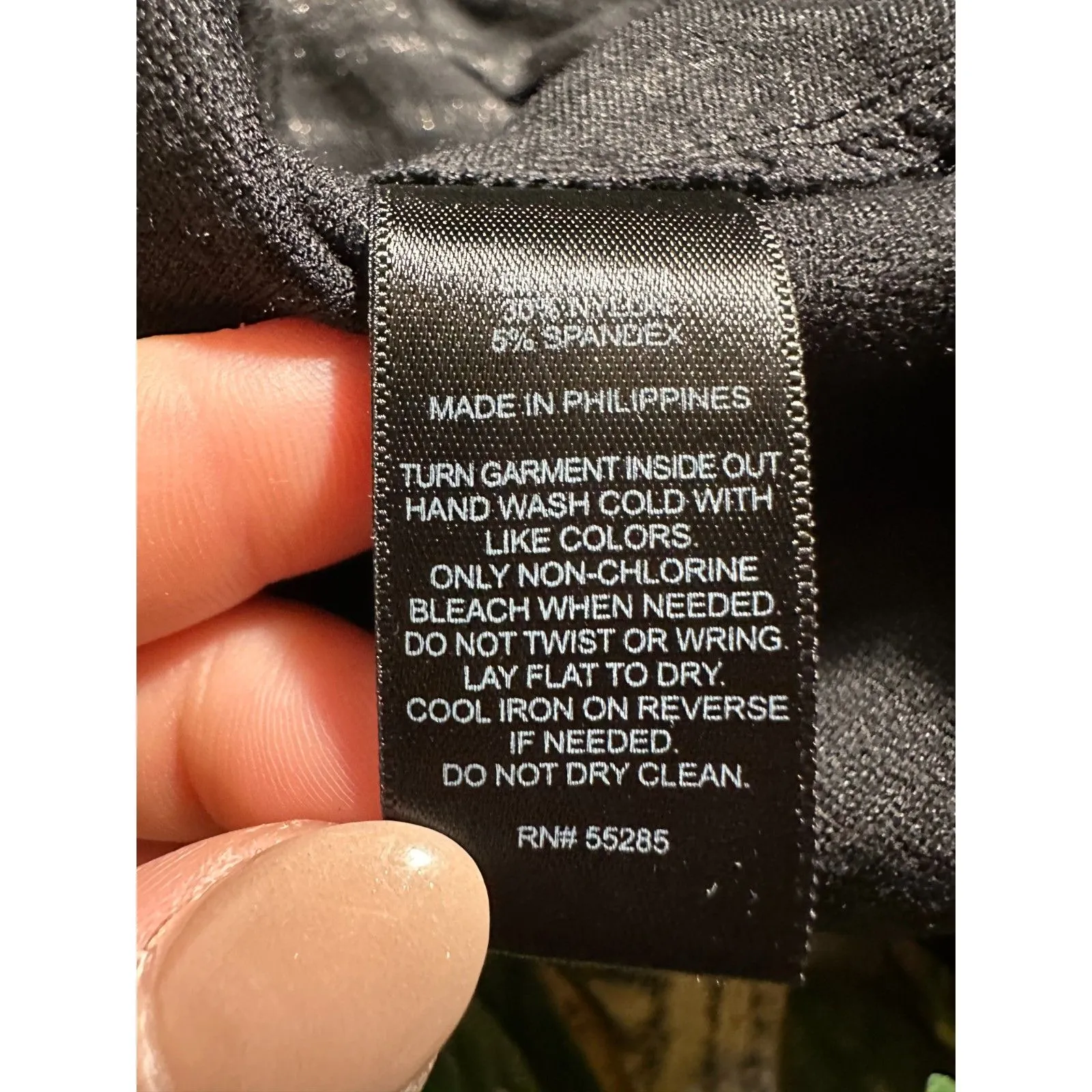 Express Black Leopard Shiny Mini Skirt Size 6 - Image 4