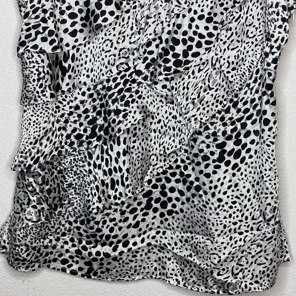 White House Black Market Sleeveless Top‎ - Image 3