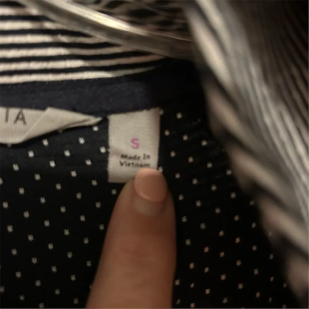 Athleta Heavenly Heights Navy and White Striped Hoodie Size Small - Image 8