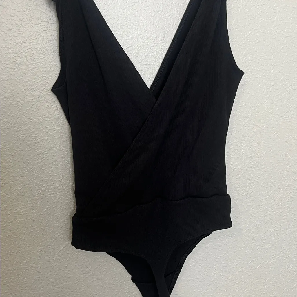 Aritzia Wilfred Free Cross Front Knit Bodysuit Black Size Small - Image 2