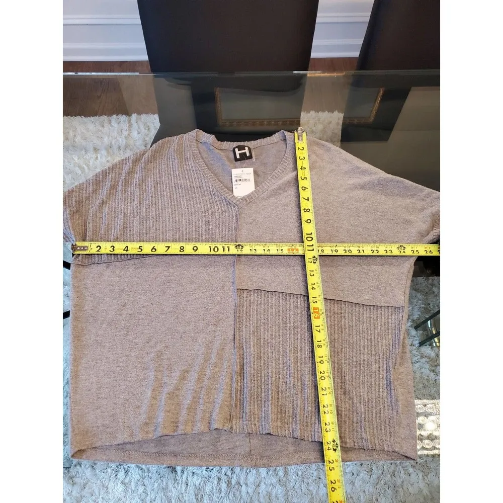 H By Bordeaux Women's Gray Polyester Long Sleeve V-Neck Pullover Knit Sweater XS - Image 11