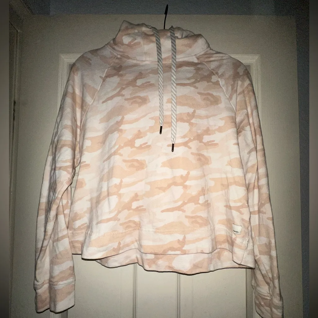 Vuori Beach Pullover Camo Print Hoodie size XS - Image 2