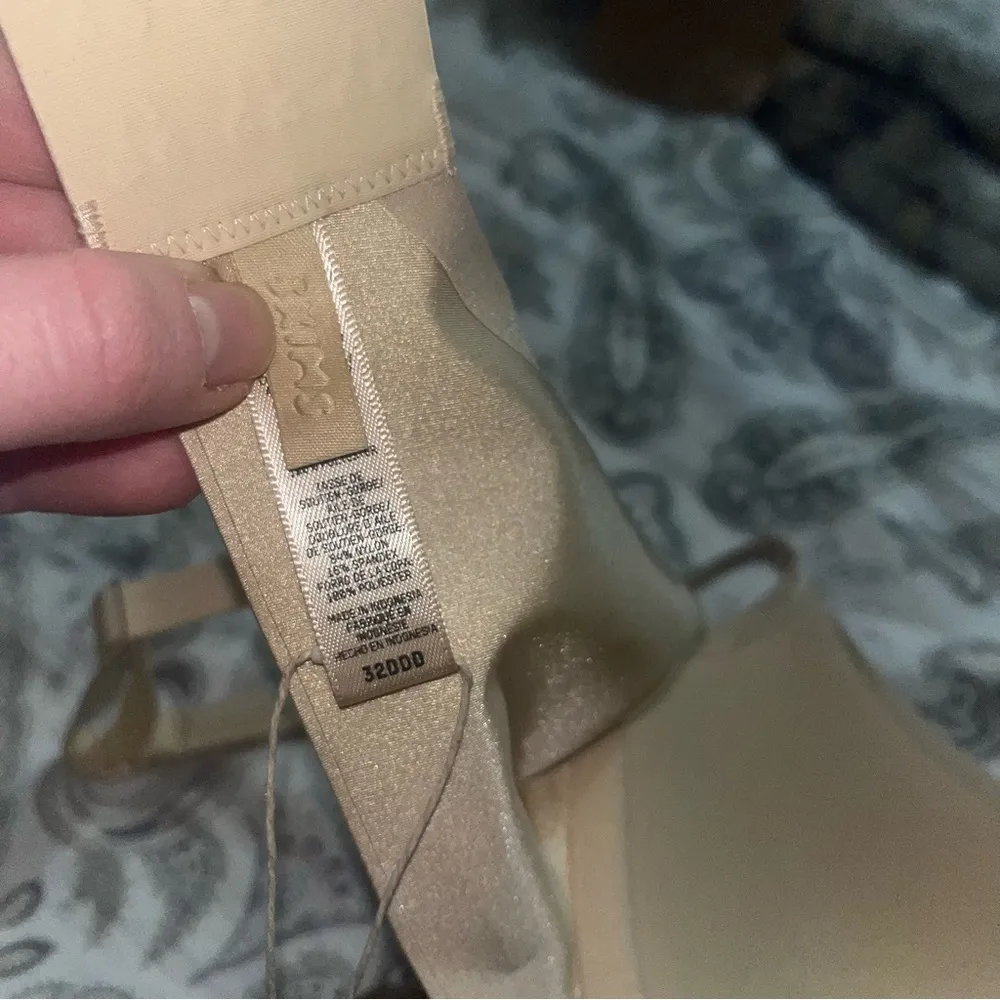 Skims nude the ultimate push up bra size 32ddd - Image 4