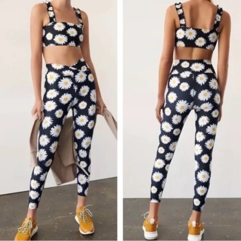 Years Of Ours Veronica Daisy 2 Piece Set Leggings + Sports Bra - Image 2