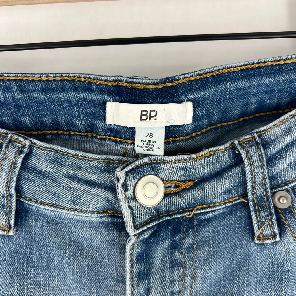 BP Stretch Medium Wash Blue Denim Flare Jeans Casual Size 28 - Image 3