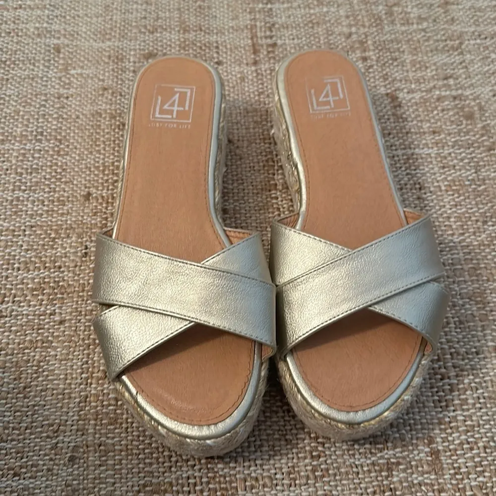 L4L Lust for Life Wedge Platform Metallic Raffia Sandals 8.5 Tan - Image 2