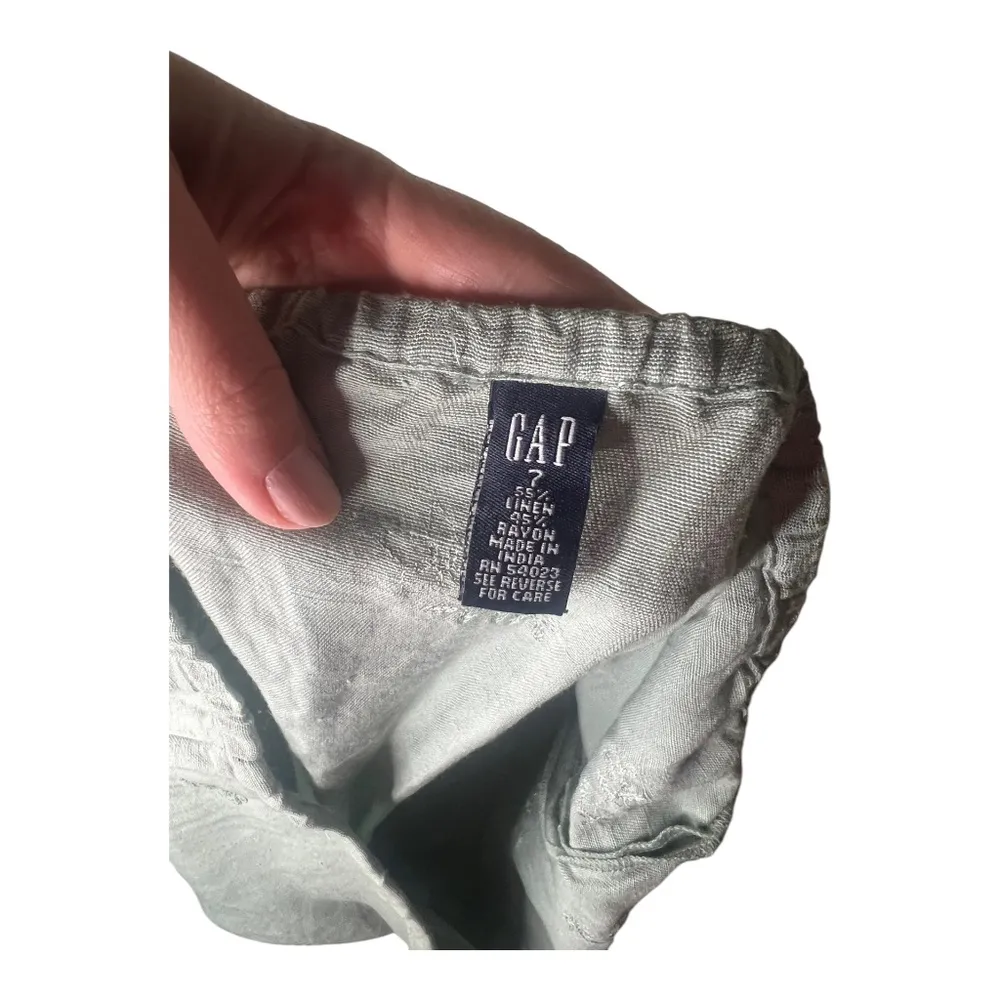 Gap Y2K Linen Mini Skirt with Needlepoint Floral Embroidery 7 - Image 4