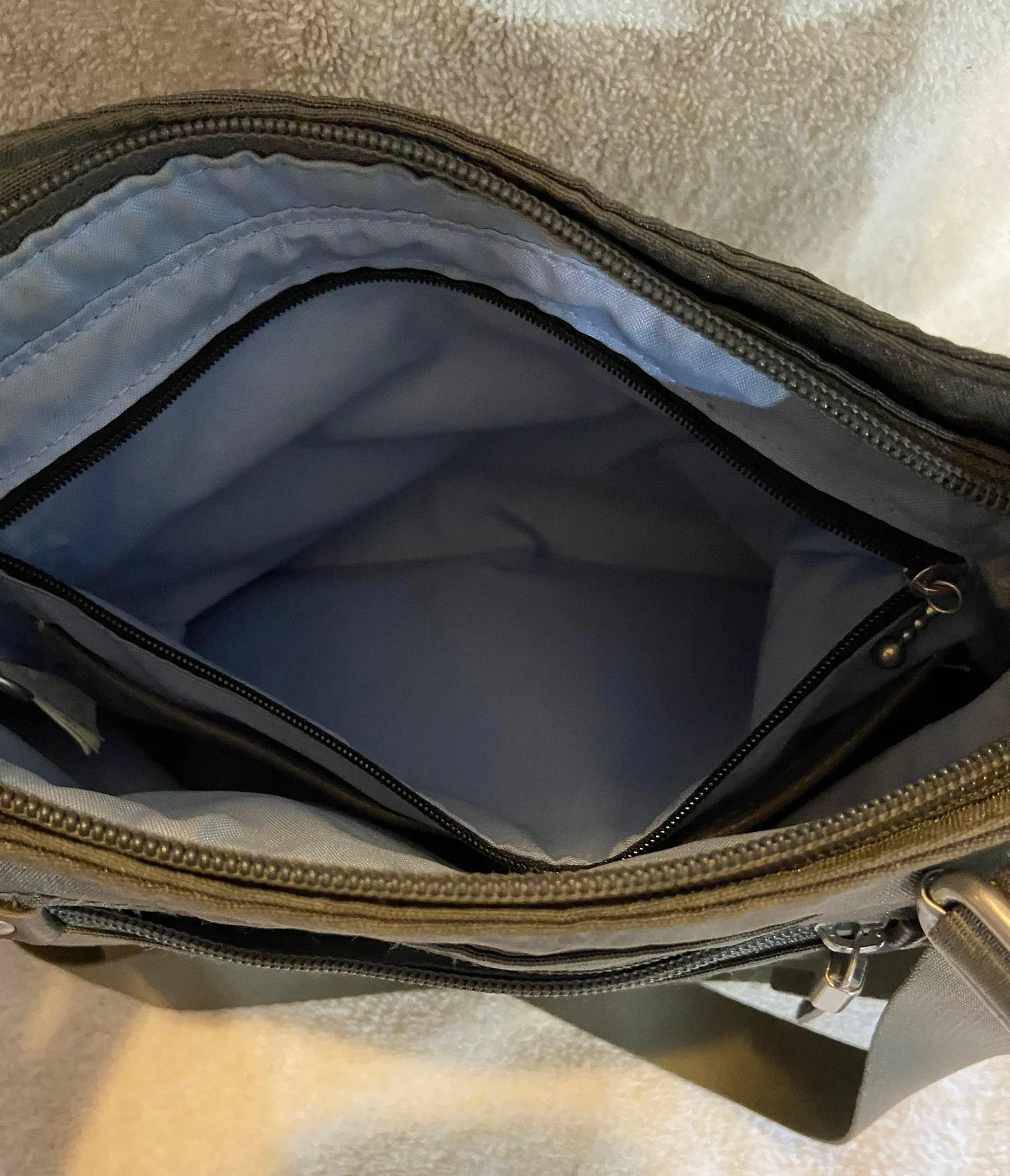 Grey Shoulder Bag - Image 9