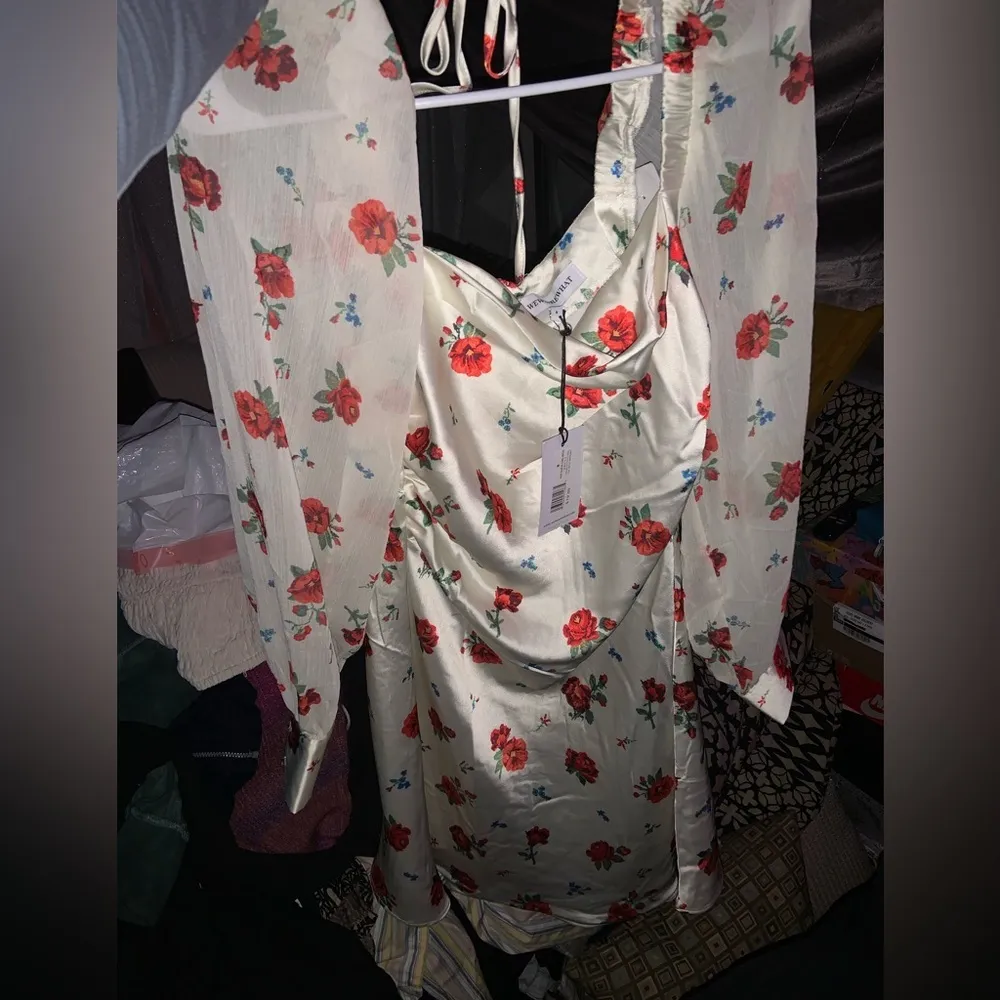 WeWoreWhat cottage White revolve Floral Puff Sleeve mini Dress Nwt satin fall - Image 10