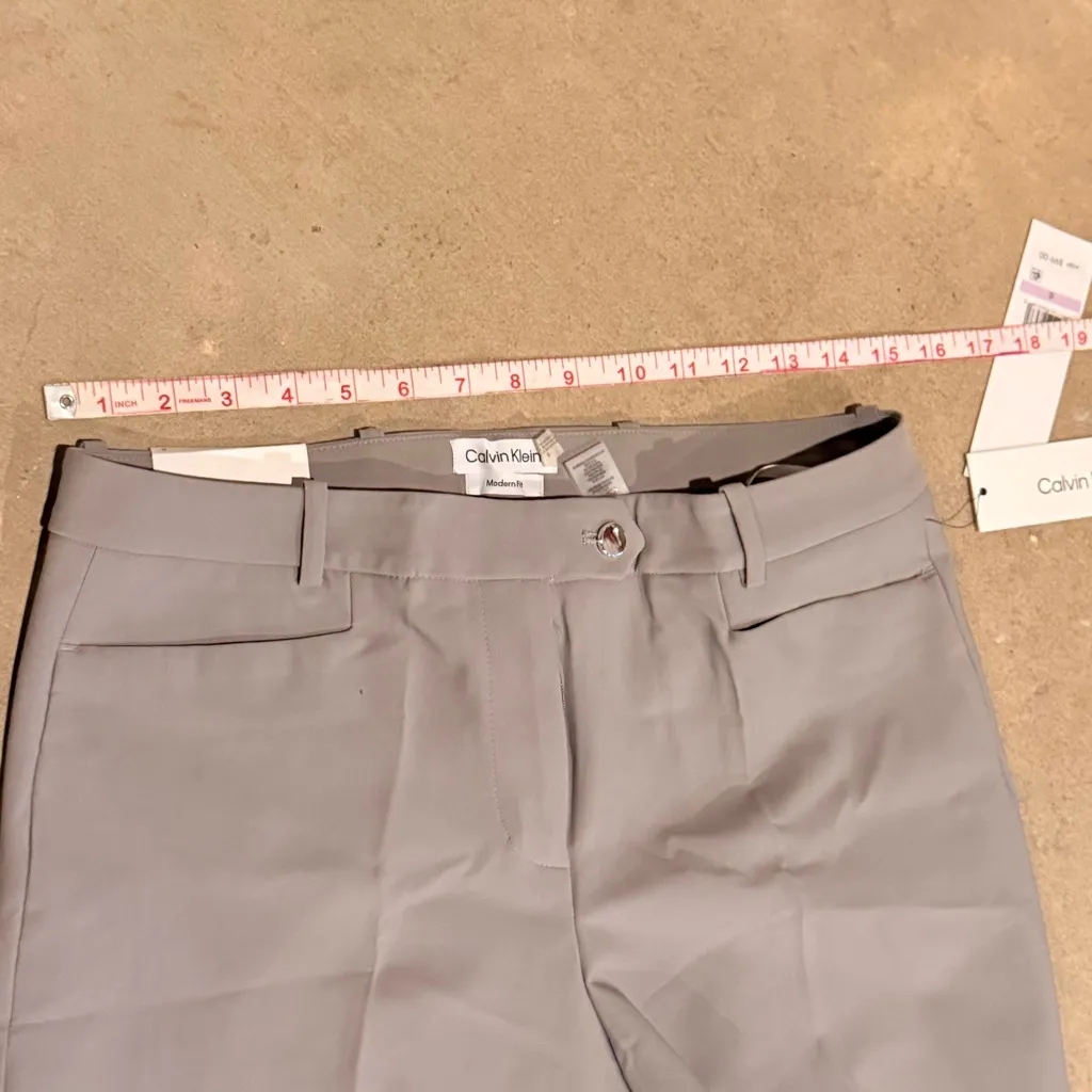 Calvin Klein Women's Light Gray Trousers - Image 12