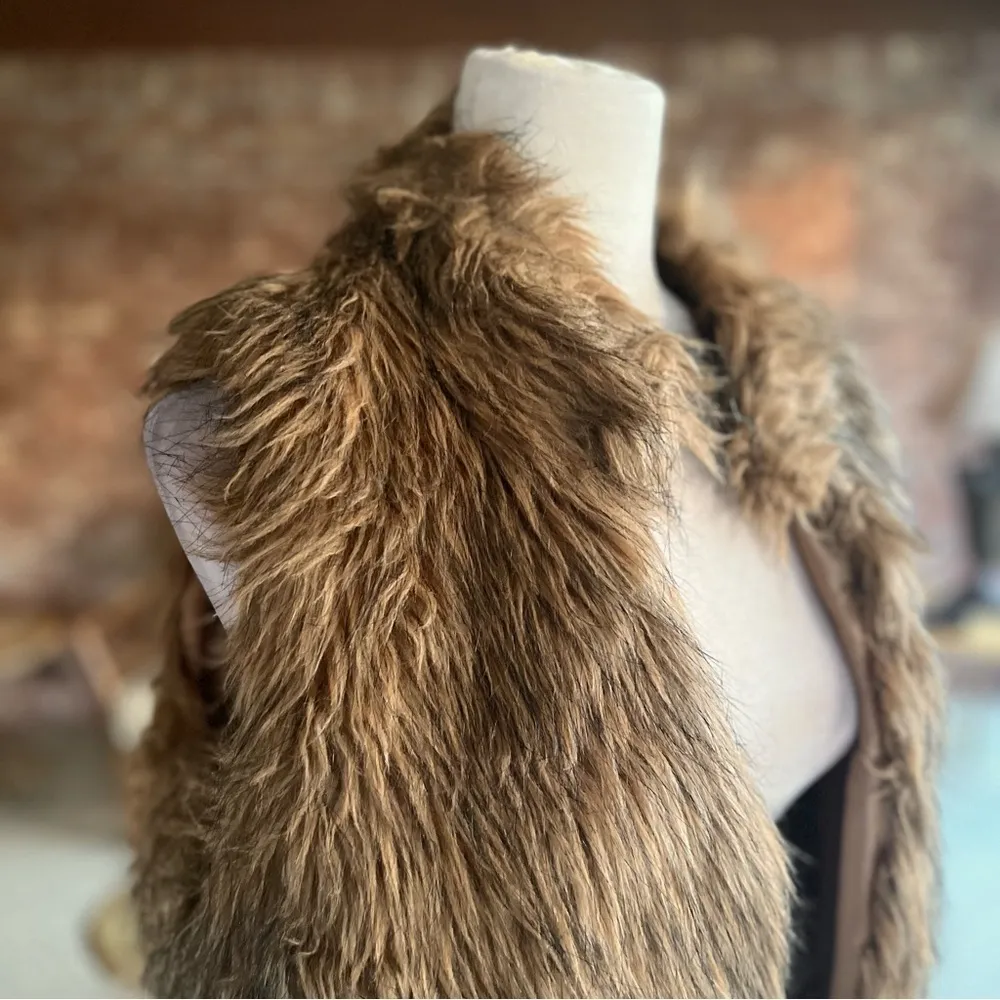 New Directions Faux Fur Vest Brown Open Front L Shaggy Plush Chunky Layering Tan Size L - Image 11