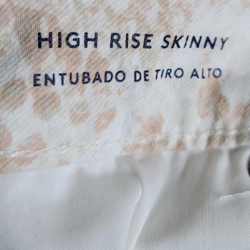 🔥SALE🔥NWT! Universal Threads White Brown High Rise Snake Print Skinny Jeans 0 - Image 4