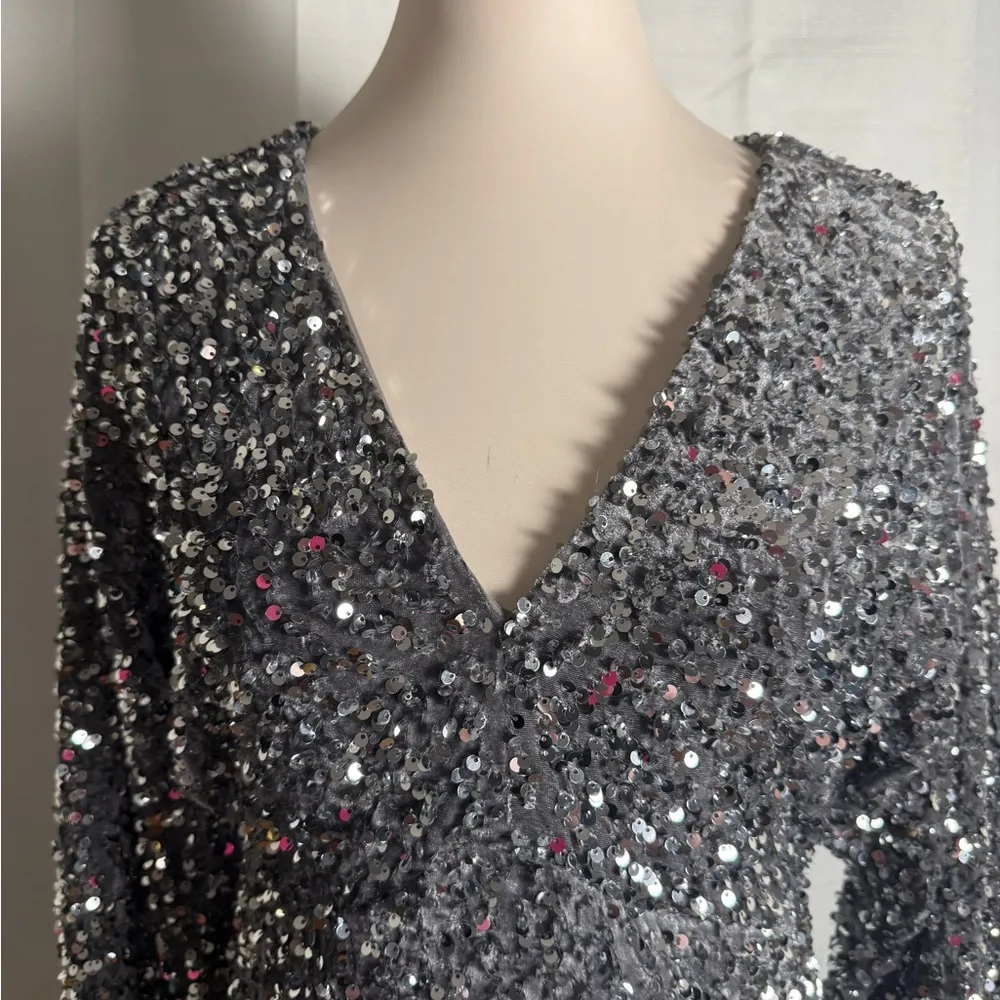 Forever 21 Silver Sequin Mini Dress - Image 3