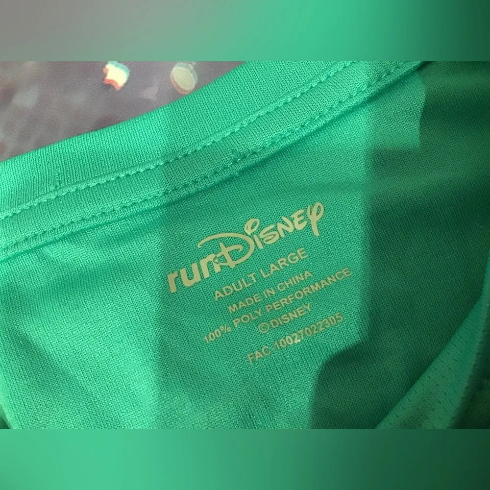 Run disney walt disney world 10k long sleeve 2023 large child & dale - Image 5