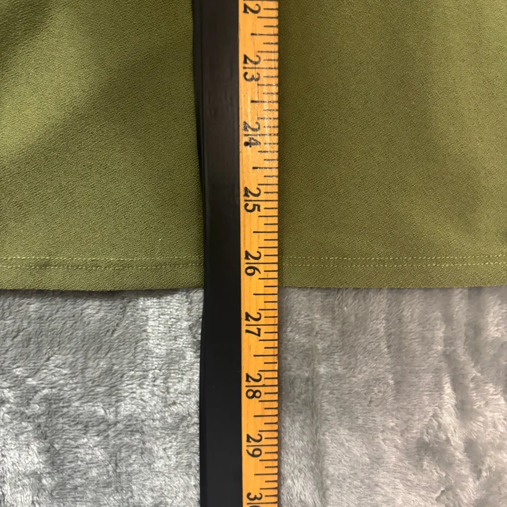 Jones NY Cap Sleeve Olive Green Blouse Rhinestone Accent Women's Sz M/L Office - Image 6