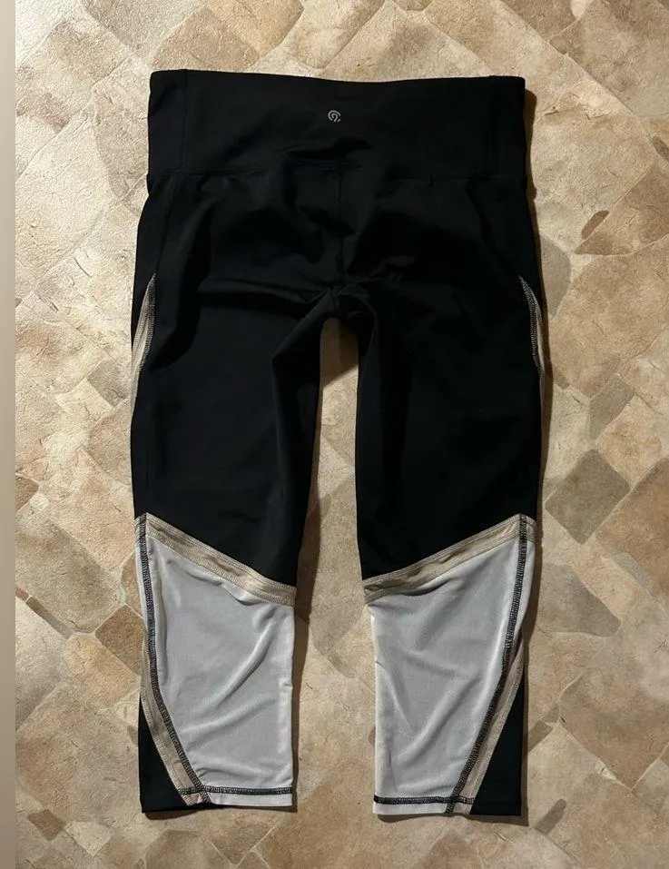 Champion Women’s Size Large Capri Length Workout Yoga Pants - Image 6