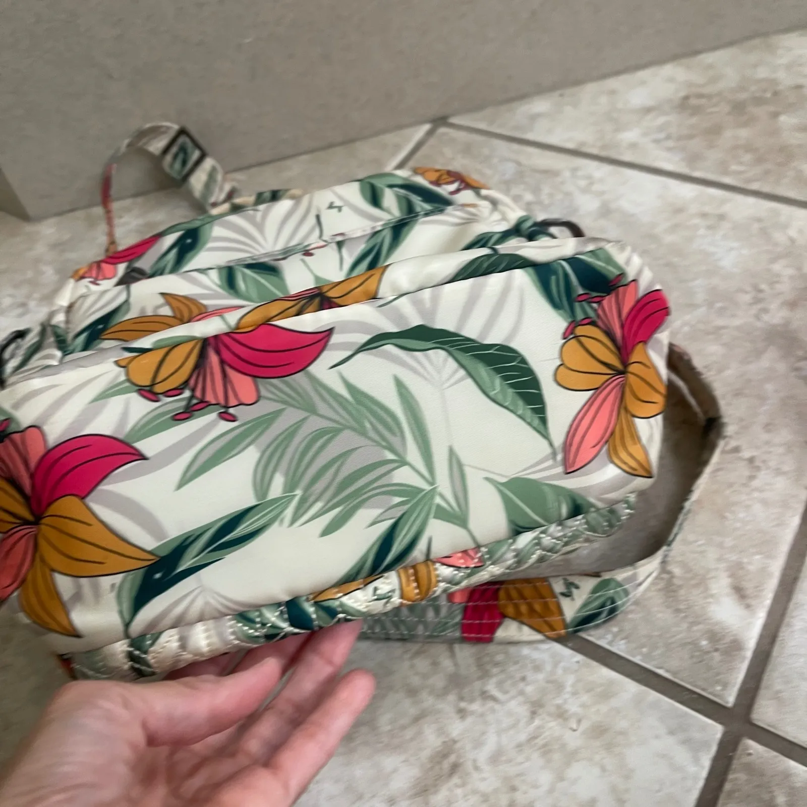 LUG Ranger Lily Sand Crossbody Bag/Strap Floral Beige quilted White - Image 3