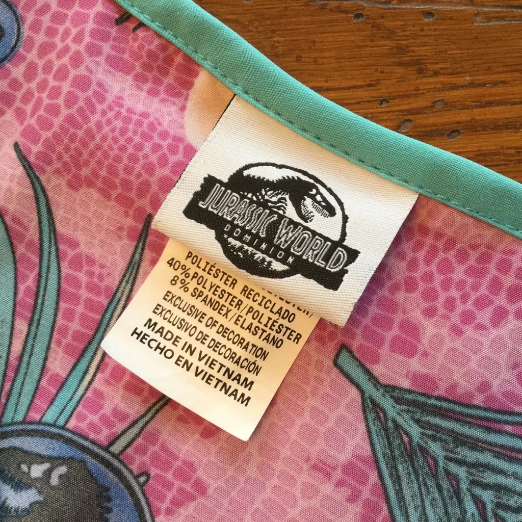 Jurassic World Dominion Srub Top Size XL Pink - Image 5