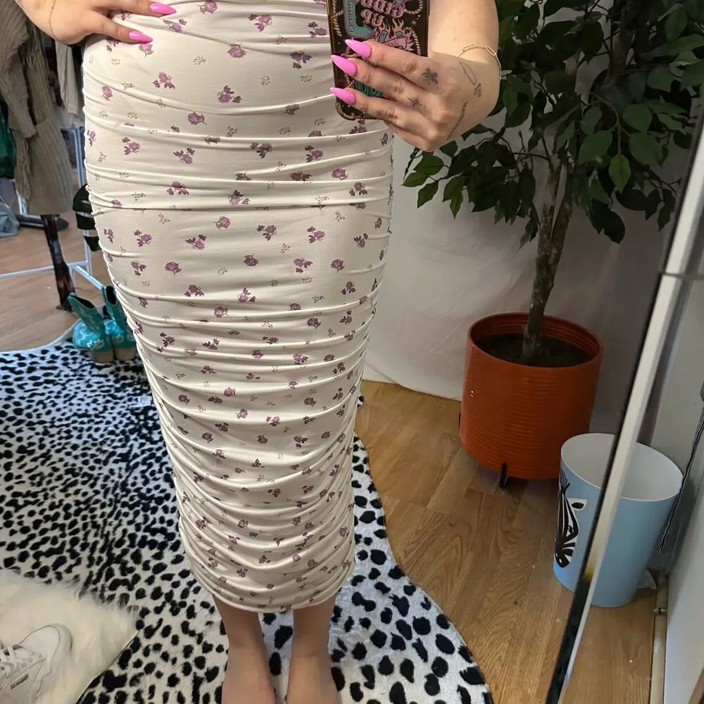 Missguided Floral Slinky Buckle Ruched Midi Dress White Size 4 - Image 2