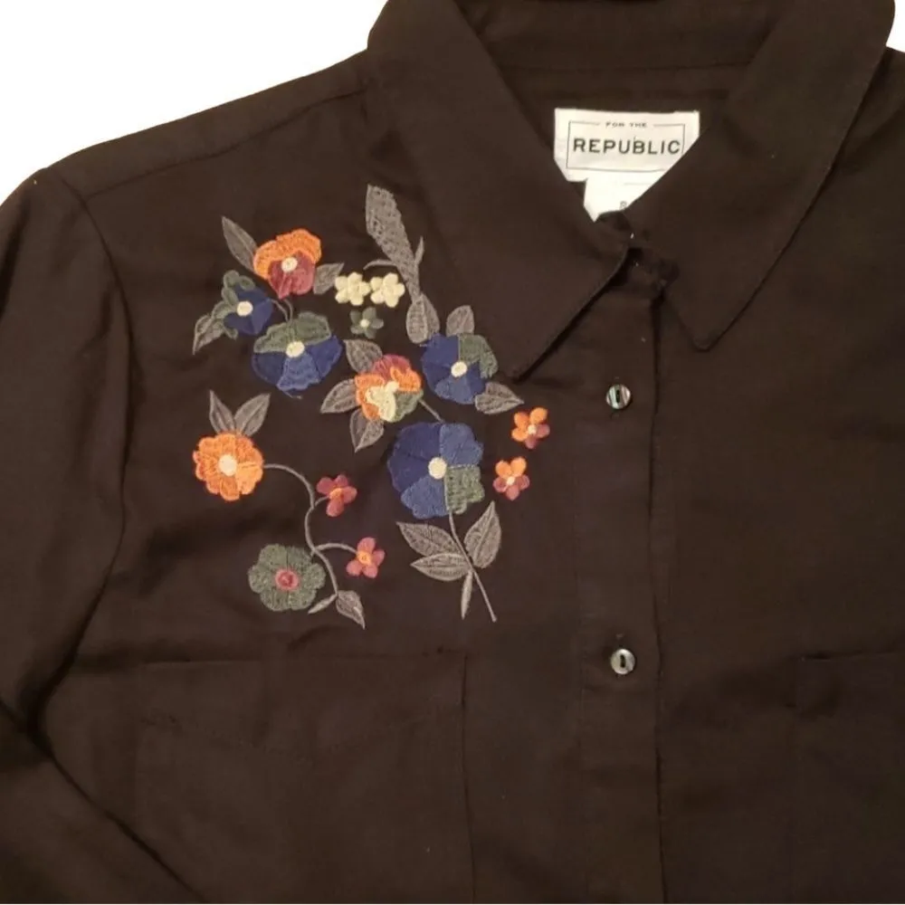 For the Republic Button Down Embroidered Long Sleeve top. Size Small - Image 5